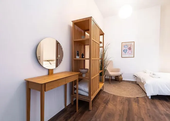 Designer Two Bedroom Daire *