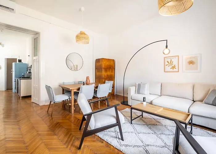 Designer Two Bedroom Apartamento
