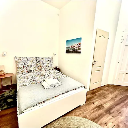 Lejlighed Designer Two Bedroom Budapest