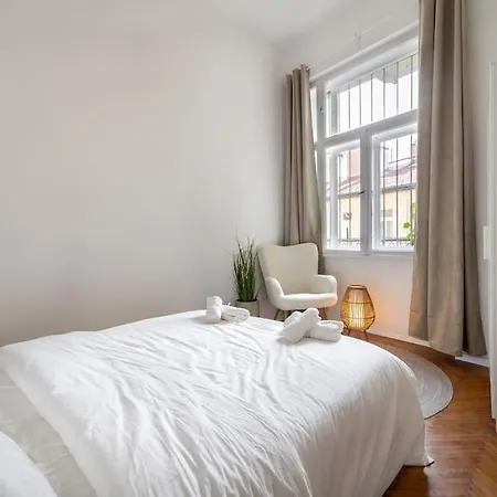 Designer Two Bedroom * בודפשט