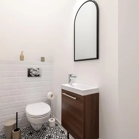 דירה Designer Two Bedroom *