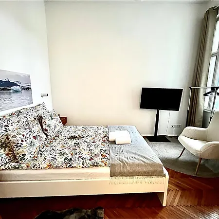 Lejlighed Designer Two Bedroom Budapest